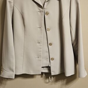 Elegant Cream Women's Blazer